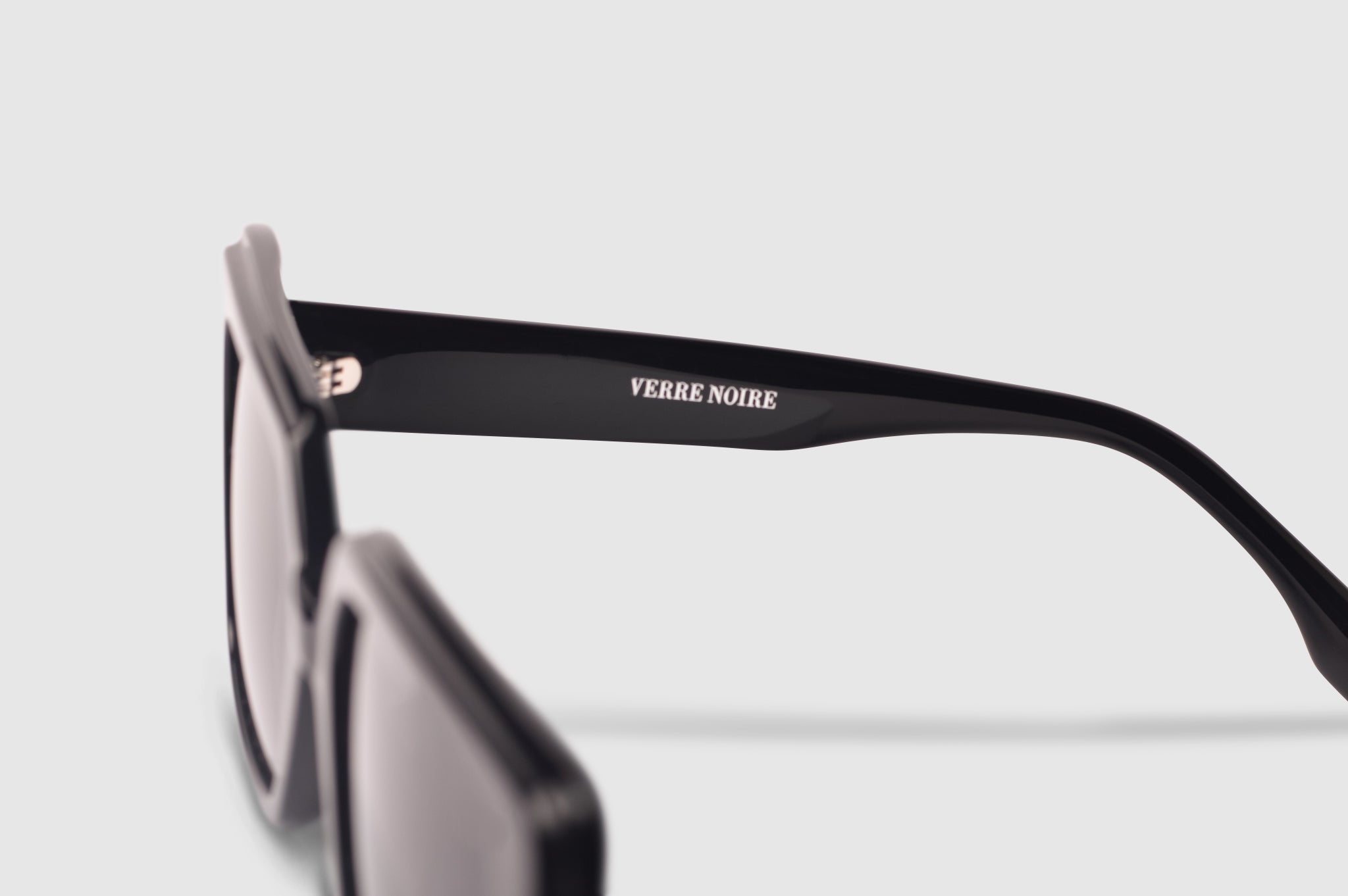 Ombra Frame